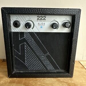 222 by First Act Compact Portable / Practice Guitar Amp Amplifier AL104 11.2W CN